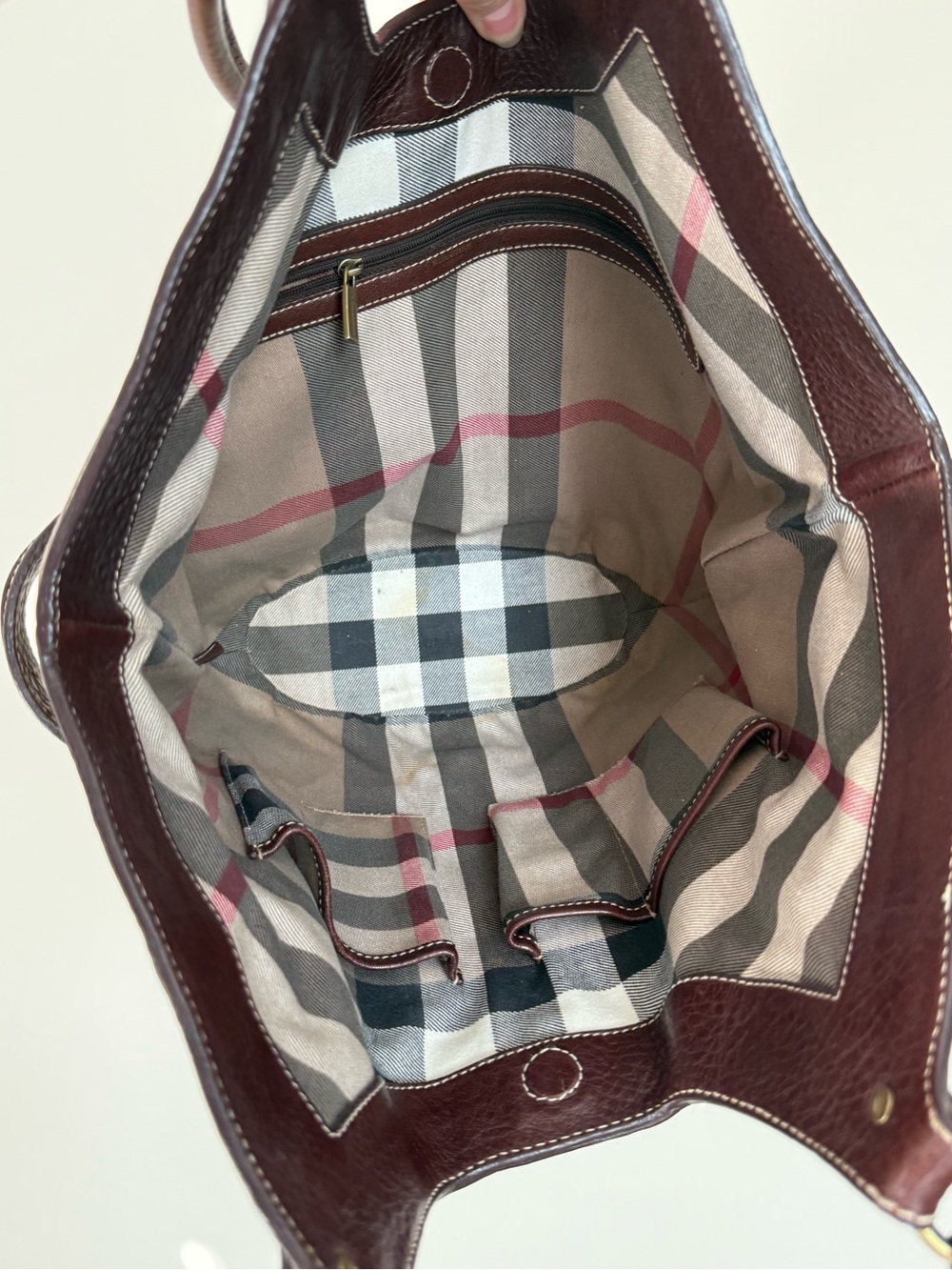Burberry London Raffia Dark Brown Bucket Bag - Picture 11 of 16